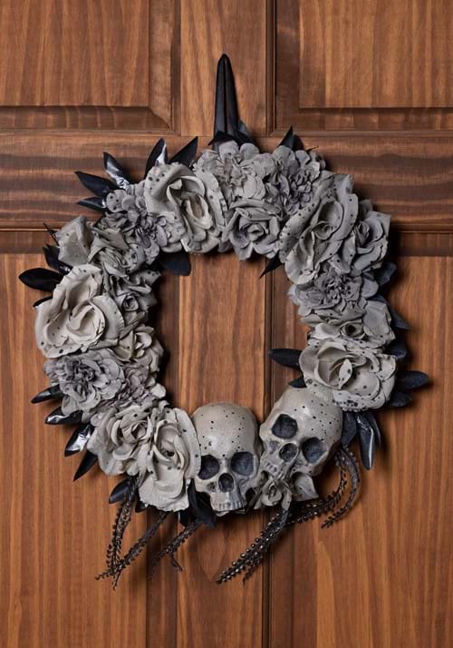 20 Wreath with Skull and Roses